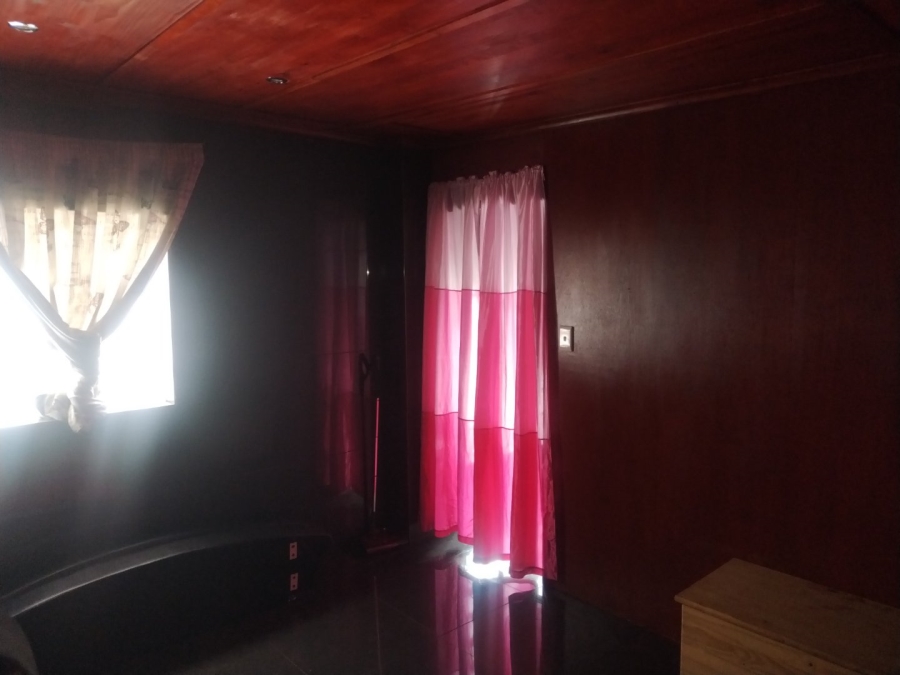 7 Bedroom Property for Sale in Brackenfell Central Western Cape
